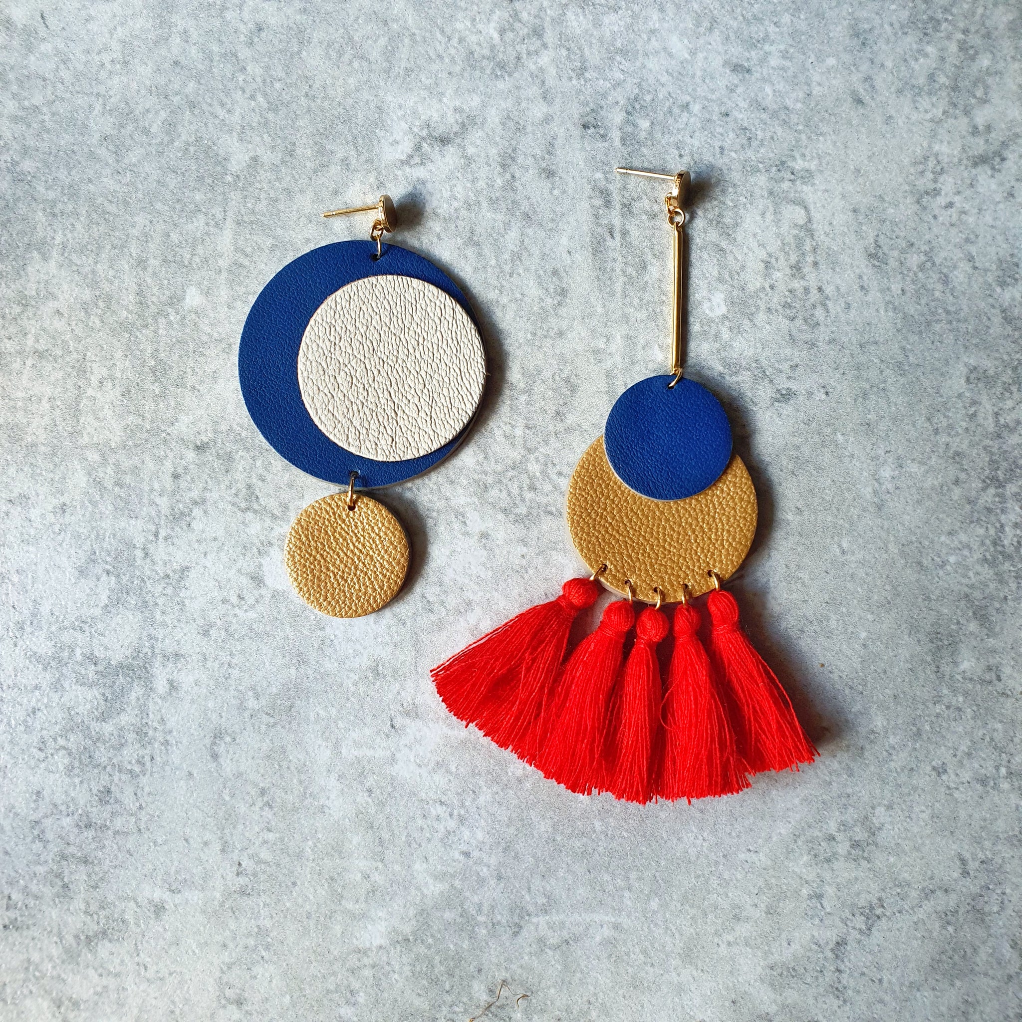 All-Rounder Tassel Earrings (SCARLET)