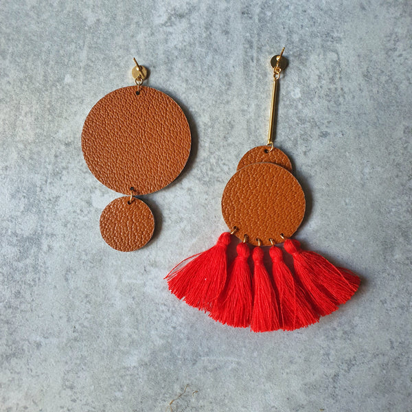 All-Rounder Tassel Earrings (SCARLET)