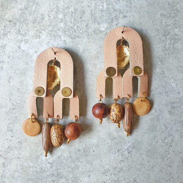 Tri-Arch Lionhead Dangle-studs (CIRQUE)
