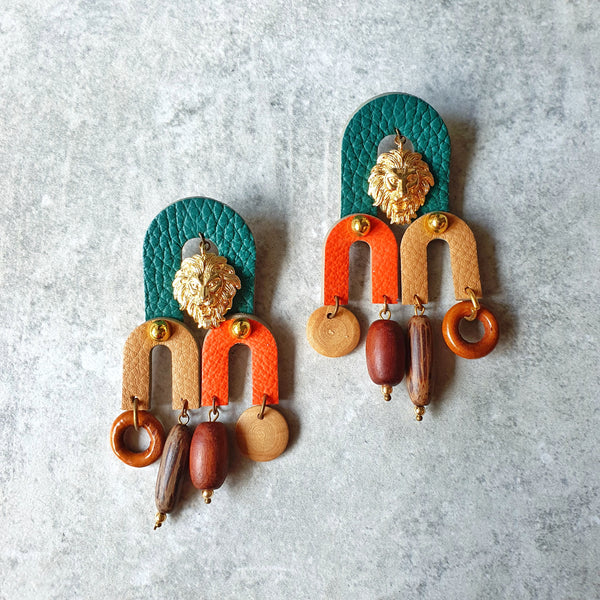Tri-Arch Lionhead Dangle-studs (SAFARI)