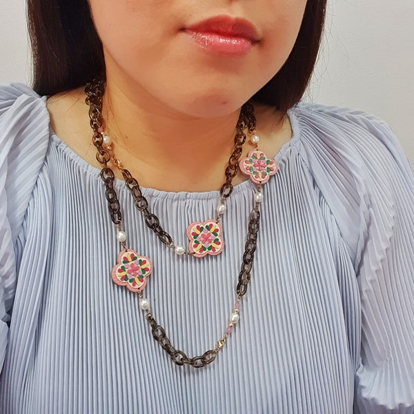 3-in-1 Peranakan Tile Lariat (PINK)