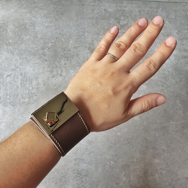 Brick Twist-lock Leather Bracelet