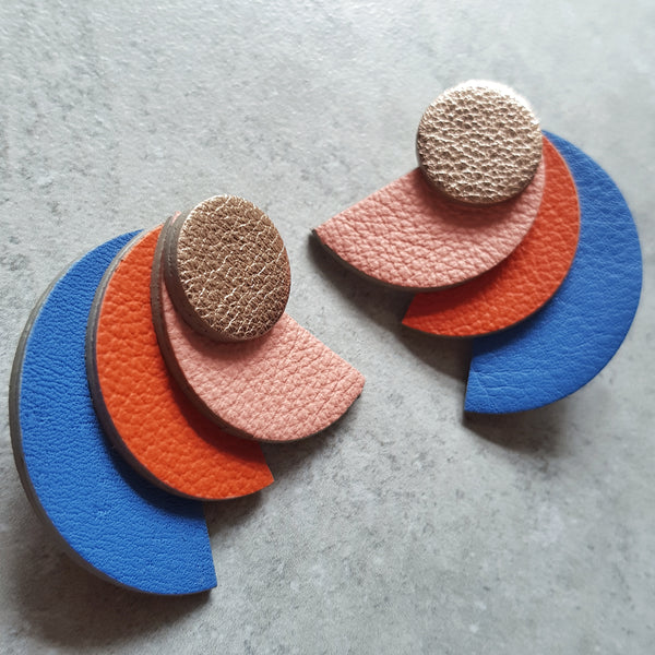 Fanned Out Megastuds (DUCHESS BLUE)