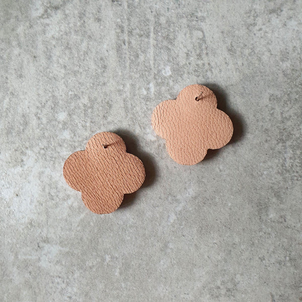 Quatrefoil Peranakan Tile Studs (CERISE)
