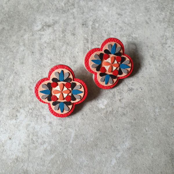 Quatrefoil Peranakan Tile Studs (CERISE)