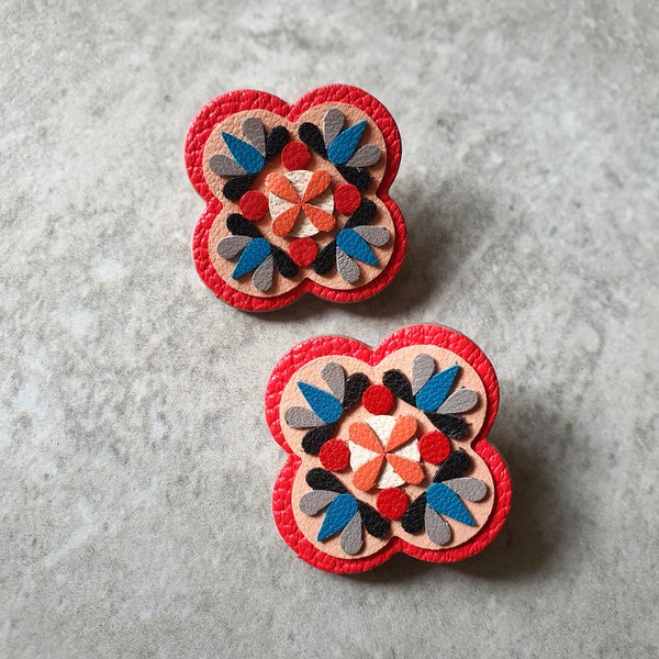 Quatrefoil Peranakan Tile Studs (CERISE)